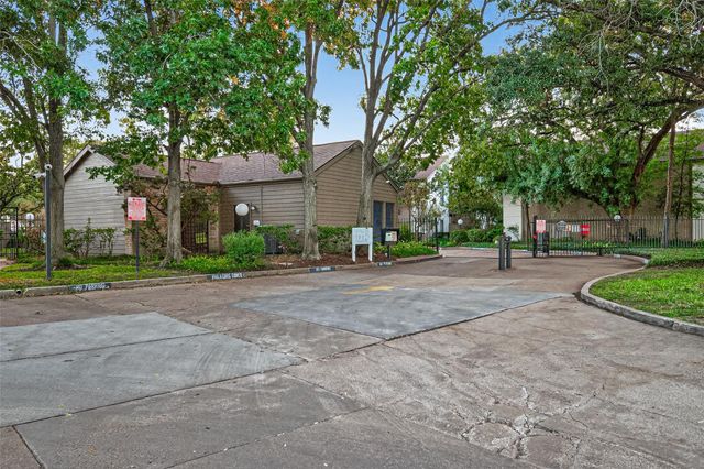 10053 Westpark Drive 289, Houston, TX 77042