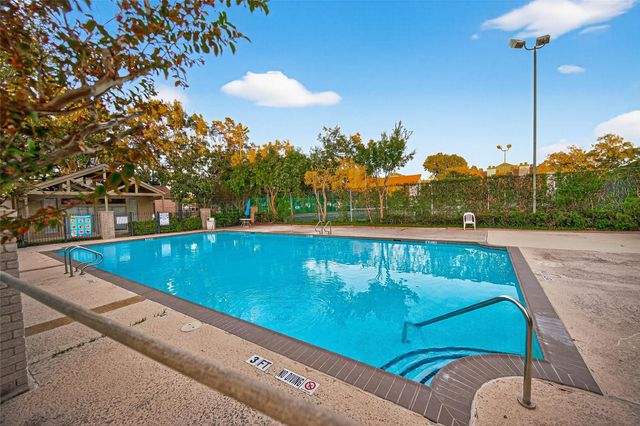 10053 Westpark Drive 289, Houston, TX 77042