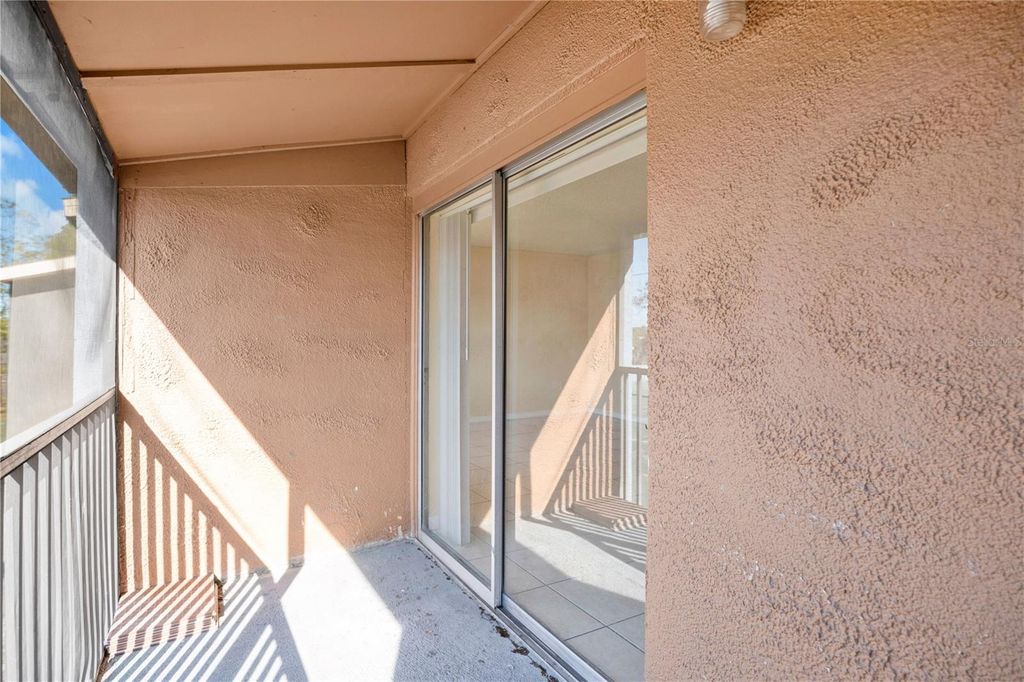 Image 13 of property listing at 2507 N ALAFAYA TRAIL 10, Orlando, FL 32826