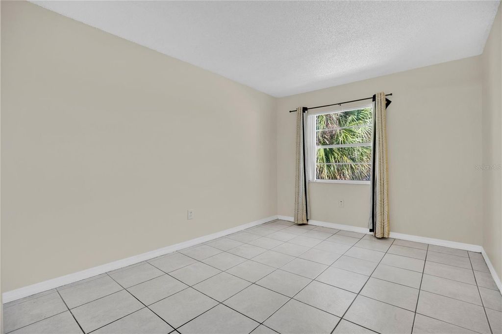 Image 14 of property listing at 2507 N ALAFAYA TRAIL 10, Orlando, FL 32826