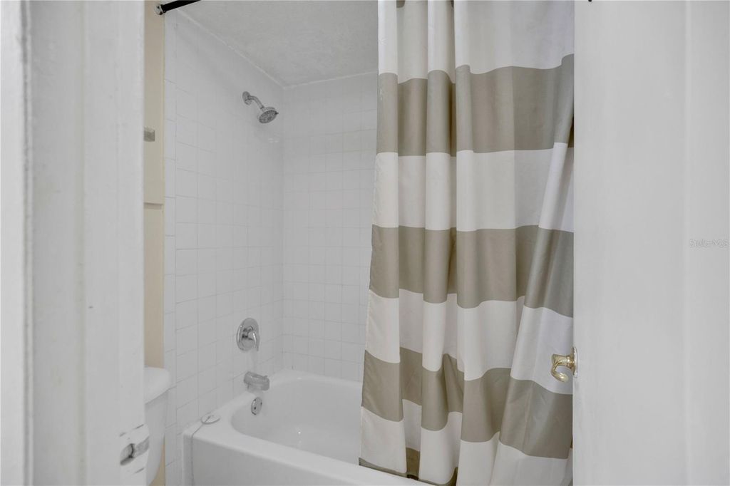 Image 17 of property listing at 2507 N ALAFAYA TRAIL 10, Orlando, FL 32826