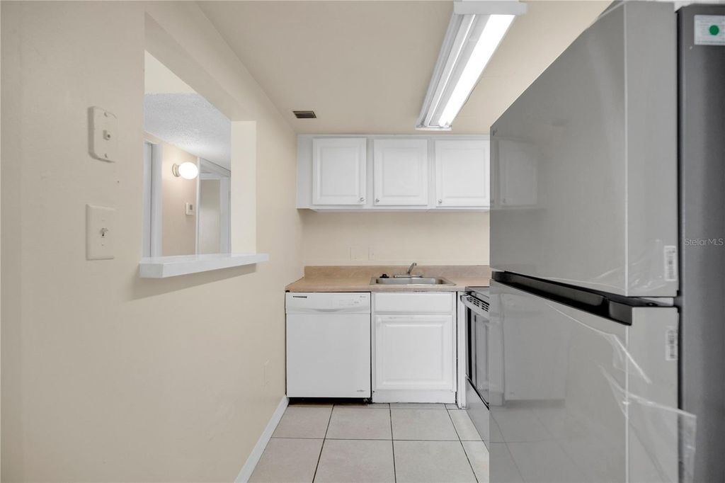 Image 10 of property listing at 2507 N ALAFAYA TRAIL 10, Orlando, FL 32826