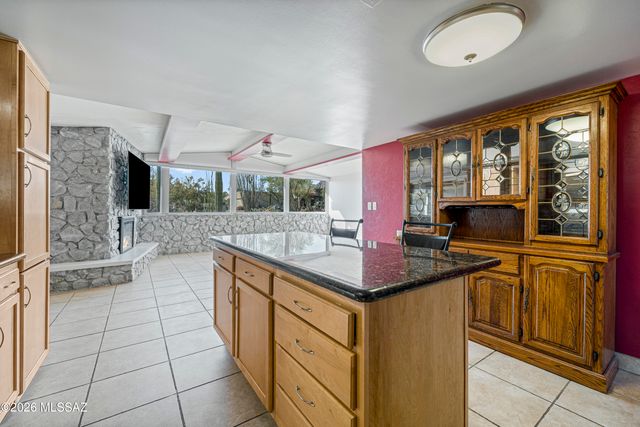 800 E Camino De Fray Marcos, Tucson, AZ 85718