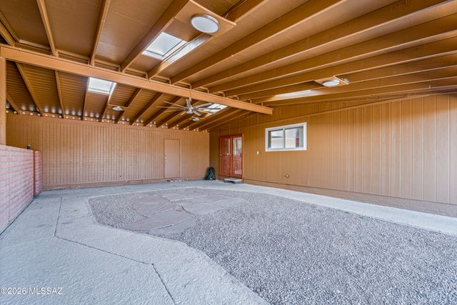 800 E Camino De Fray Marcos, Tucson, AZ 85718