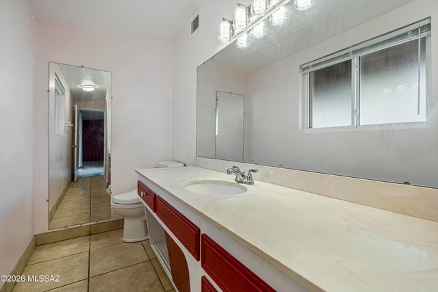 800 E Camino De Fray Marcos, Tucson, AZ 85718