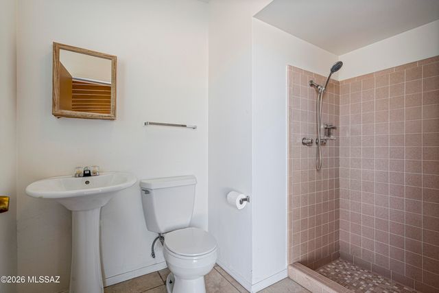 800 E Camino De Fray Marcos, Tucson, AZ 85718