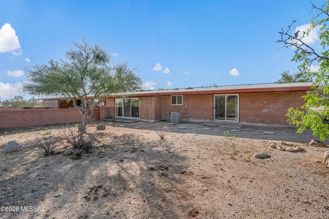 800 E Camino De Fray Marcos, Tucson, AZ 85718