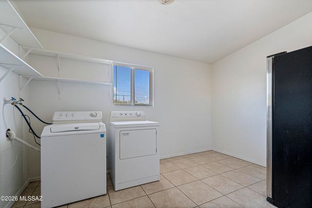 800 E Camino De Fray Marcos, Tucson, AZ 85718