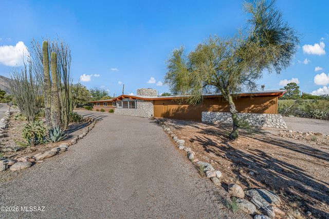 800 E Camino De Fray Marcos, Tucson, AZ 85718