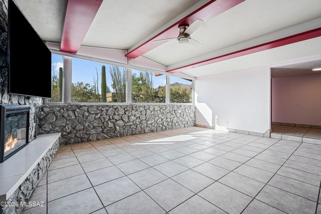 800 E Camino De Fray Marcos, Tucson, AZ 85718