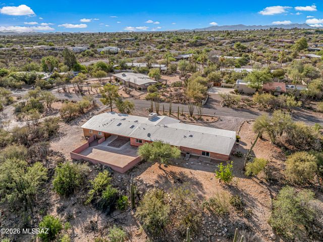800 E Camino De Fray Marcos, Tucson, AZ 85718
