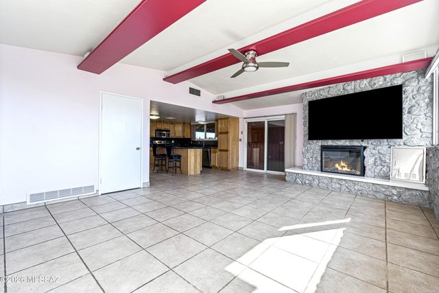 800 E Camino De Fray Marcos, Tucson, AZ 85718