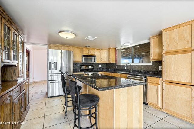 800 E Camino De Fray Marcos, Tucson, AZ 85718
