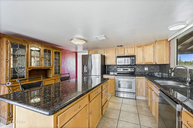 800 E Camino De Fray Marcos, Tucson, AZ 85718