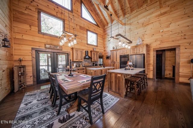 961 Tomahawk Rd, Cosby, TN 37722