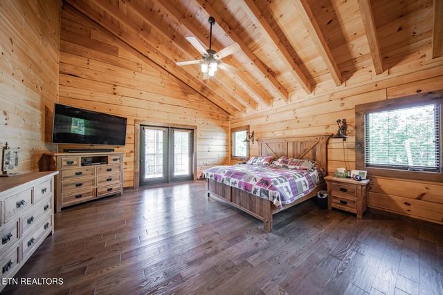 961 Tomahawk Rd, Cosby, TN 37722