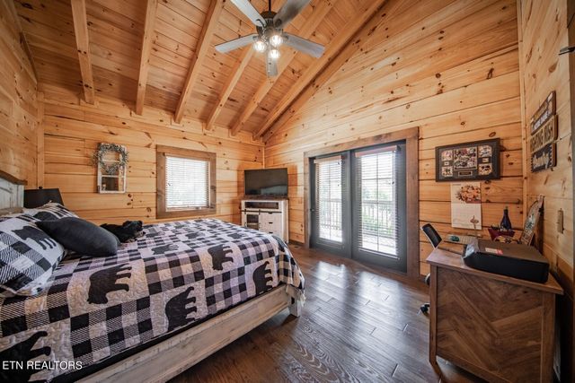 961 Tomahawk Rd, Cosby, TN 37722