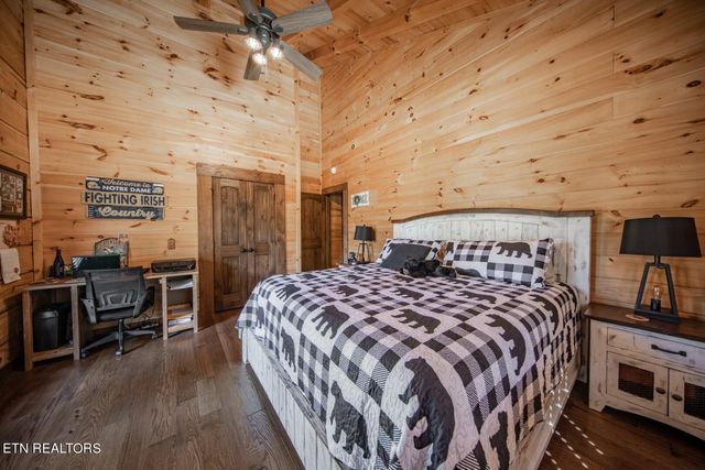 961 Tomahawk Rd, Cosby, TN 37722
