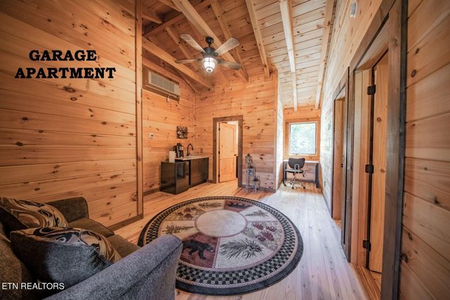 961 Tomahawk Rd, Cosby, TN 37722