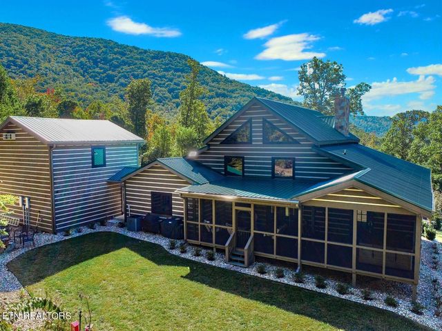 961 Tomahawk Rd, Cosby, TN 37722