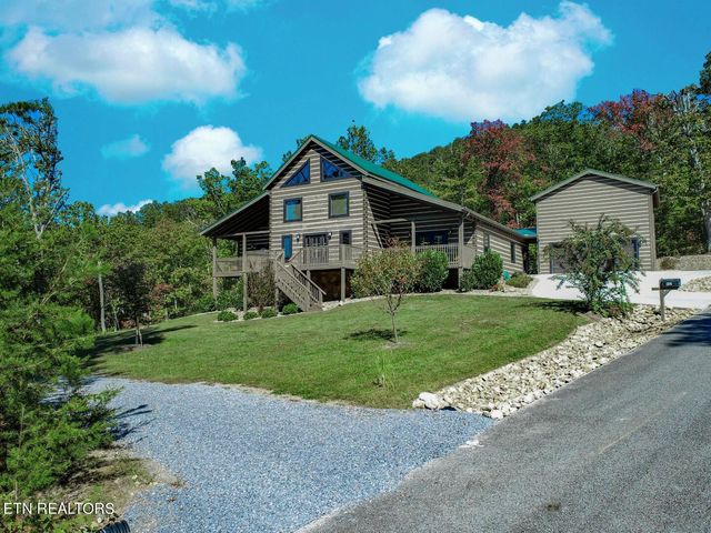 961 Tomahawk Rd, Cosby, TN 37722