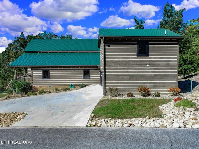 961 Tomahawk Rd, Cosby, TN 37722