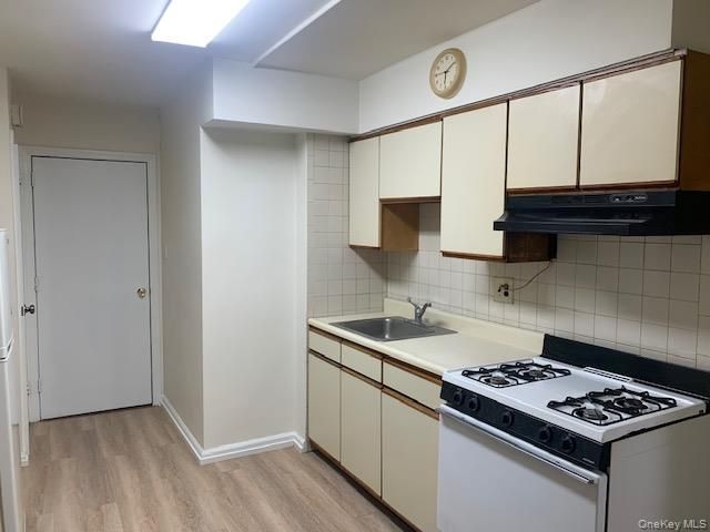 5711 Lawrence Street 1st floor, Flushing, NY 11355