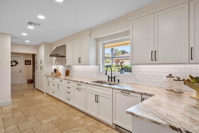 4528 SW Fenwick Lane, Palm City, FL 34990