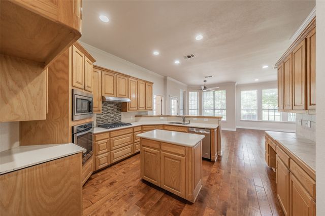 1049 Van Zandt Court, Haslet, TX 76052