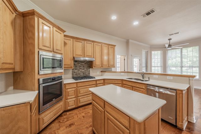 1049 Van Zandt Court, Haslet, TX 76052