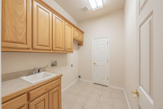 1049 Van Zandt Court, Haslet, TX 76052