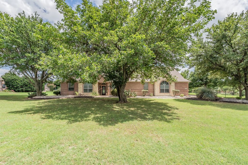 1049 Van Zandt Court, Haslet, TX 76052