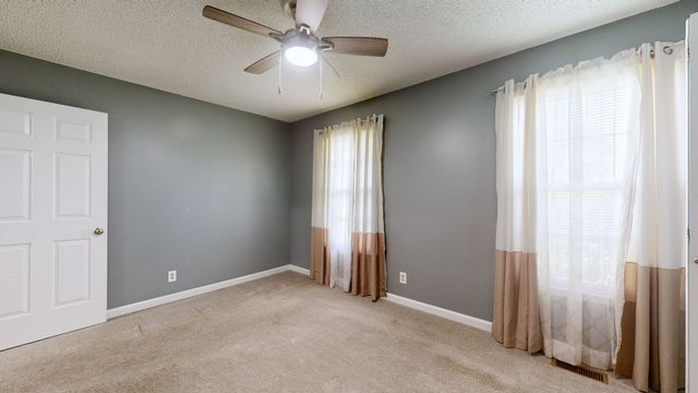 2616 Crosspark Dr, Murfreesboro, TN 37129