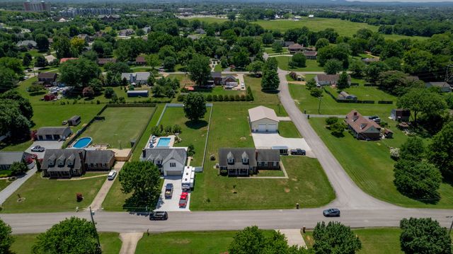 2616 Crosspark Dr, Murfreesboro, TN 37129