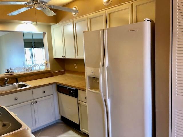7844 Willow Spring Drive 1715, Lake Worth, FL 33467
