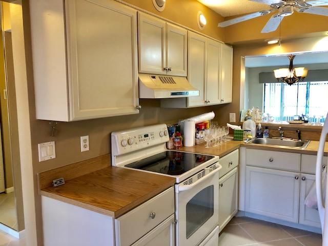 7844 Willow Spring Drive 1715, Lake Worth, FL 33467