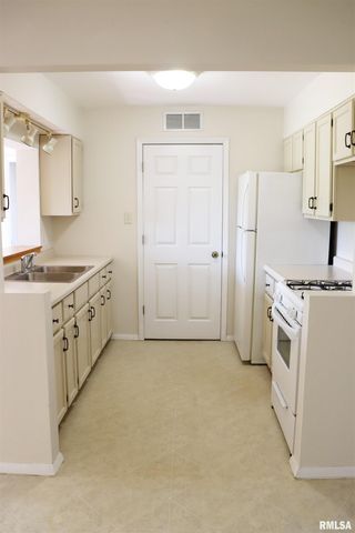 204 GRANT Road, Marquette Heights, IL 61554