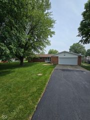 9984 W Sunset Lane, Elwood, IN 46036