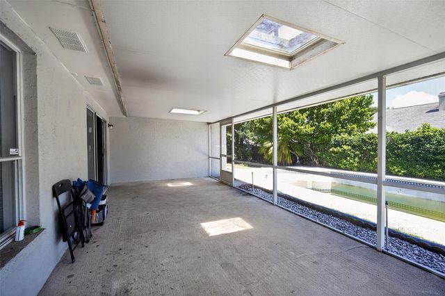 906 LAKEMONT HILLS BOULEVARD, Brandon, FL 33510