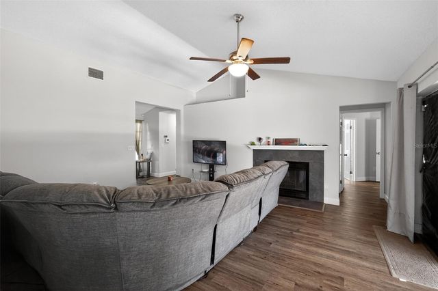 906 LAKEMONT HILLS BOULEVARD, Brandon, FL 33510