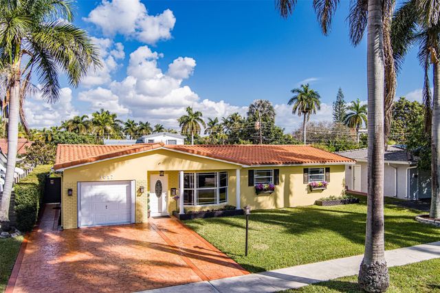 1017 NE 4th Street, Hallandale Beach, FL 33009