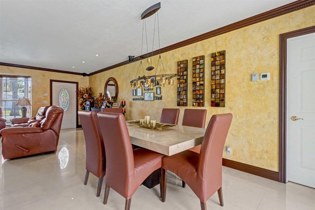 1017 NE 4th Street, Hallandale Beach, FL 33009