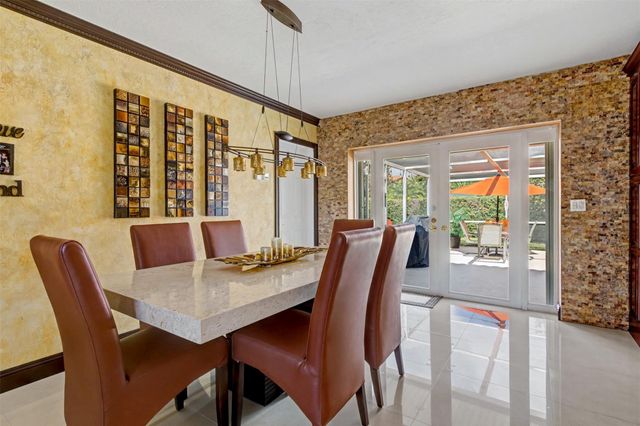 1017 NE 4th Street, Hallandale Beach, FL 33009