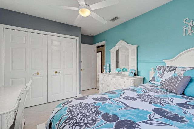 1017 NE 4th Street, Hallandale Beach, FL 33009