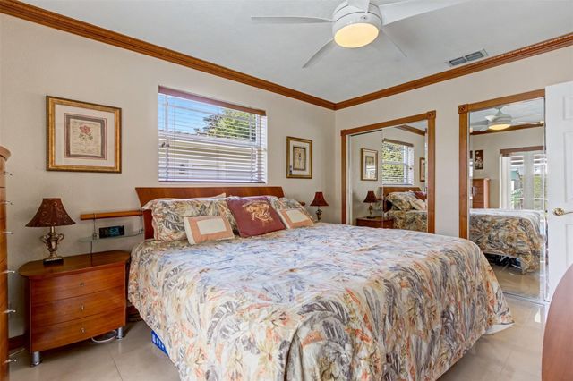 1017 NE 4th Street, Hallandale Beach, FL 33009