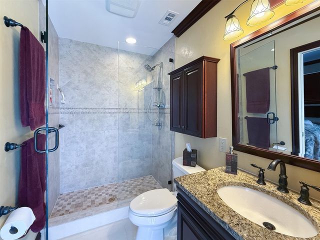 1017 NE 4th Street, Hallandale Beach, FL 33009