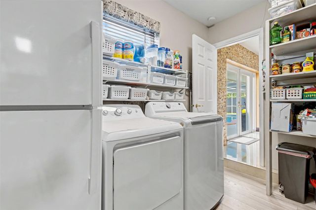 1017 NE 4th Street, Hallandale Beach, FL 33009