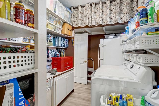 1017 NE 4th Street, Hallandale Beach, FL 33009