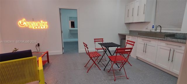 590 NW 131st St, North Miami, FL 33168