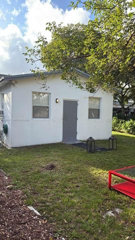 590 NW 131st St, North Miami, FL 33168